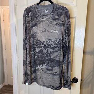 Magellan Outdoors Men's Gray Camo Long Sleeve Performance Tee